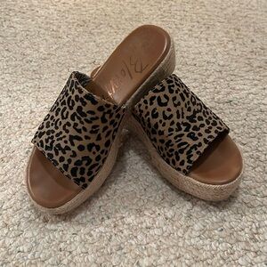 Blowfish Malibu Wedge Leopard 7.5
